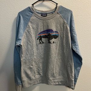 Patagonia sweatshirt. size: Large